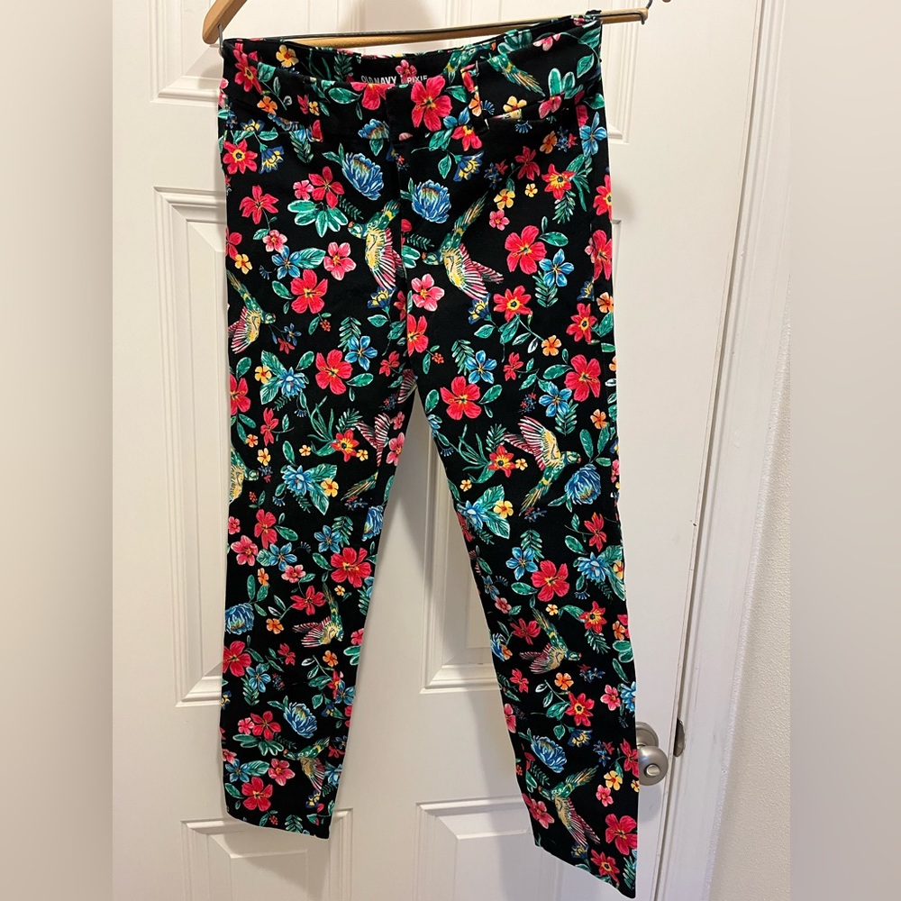 old navy pixie pants NWOT | size 4 | mid rise | floral